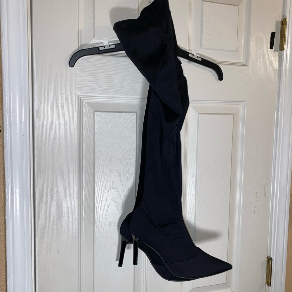 A New Day Women 8.5 W Knee High Heels Stiletto 3.5” Pointy Toe Sexy Exotic Fun